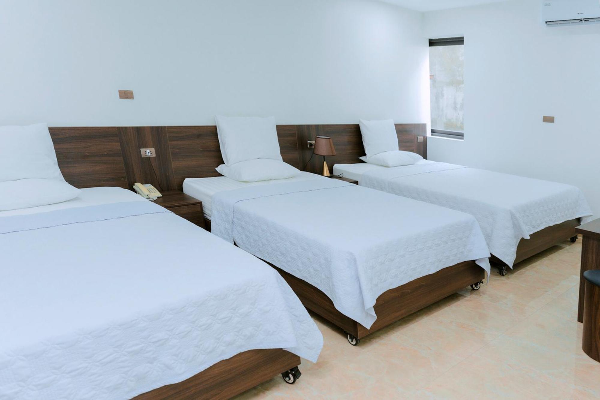 Thu Ha Hotel Uông Bí エクステリア 写真