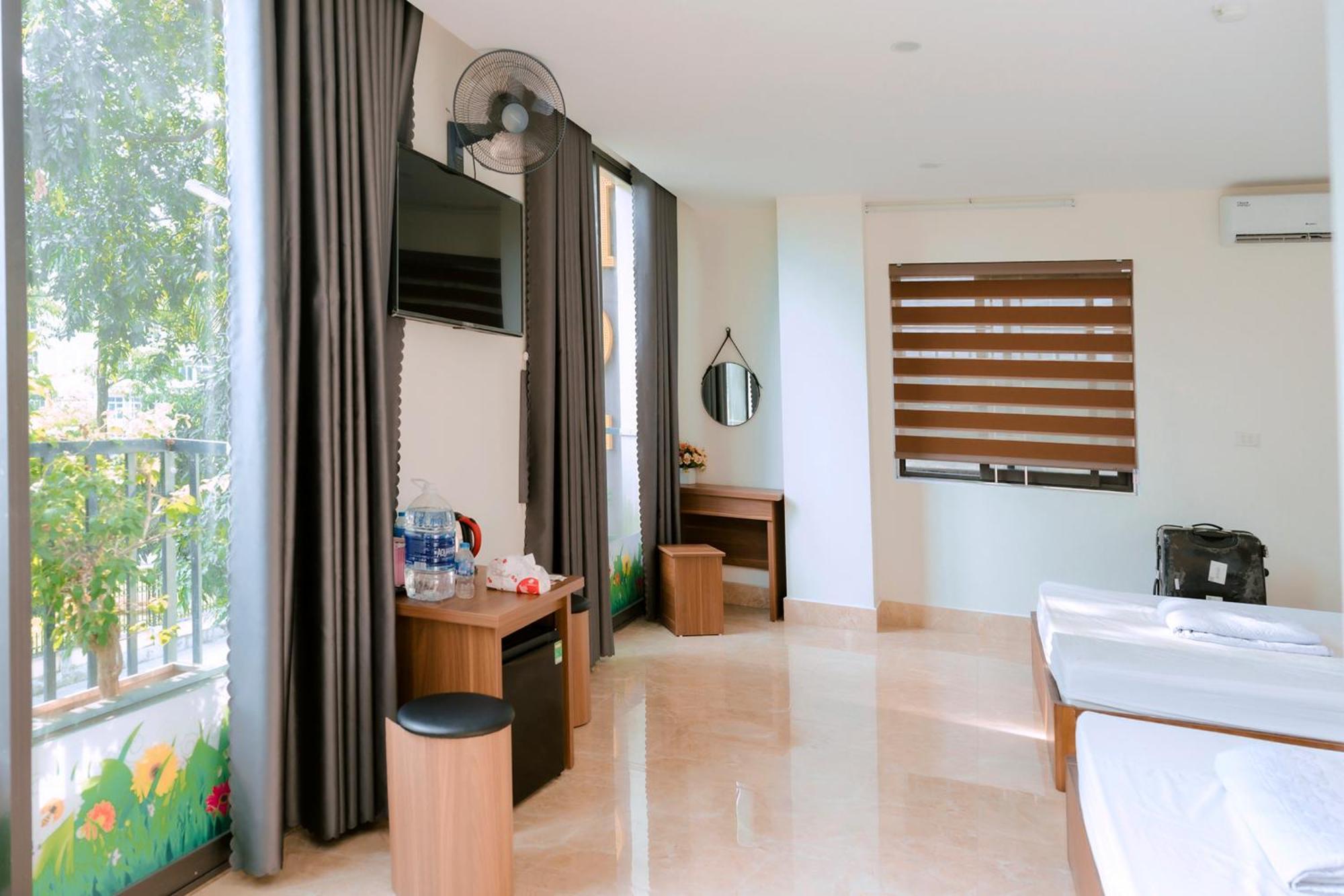 Thu Ha Hotel Uông Bí エクステリア 写真