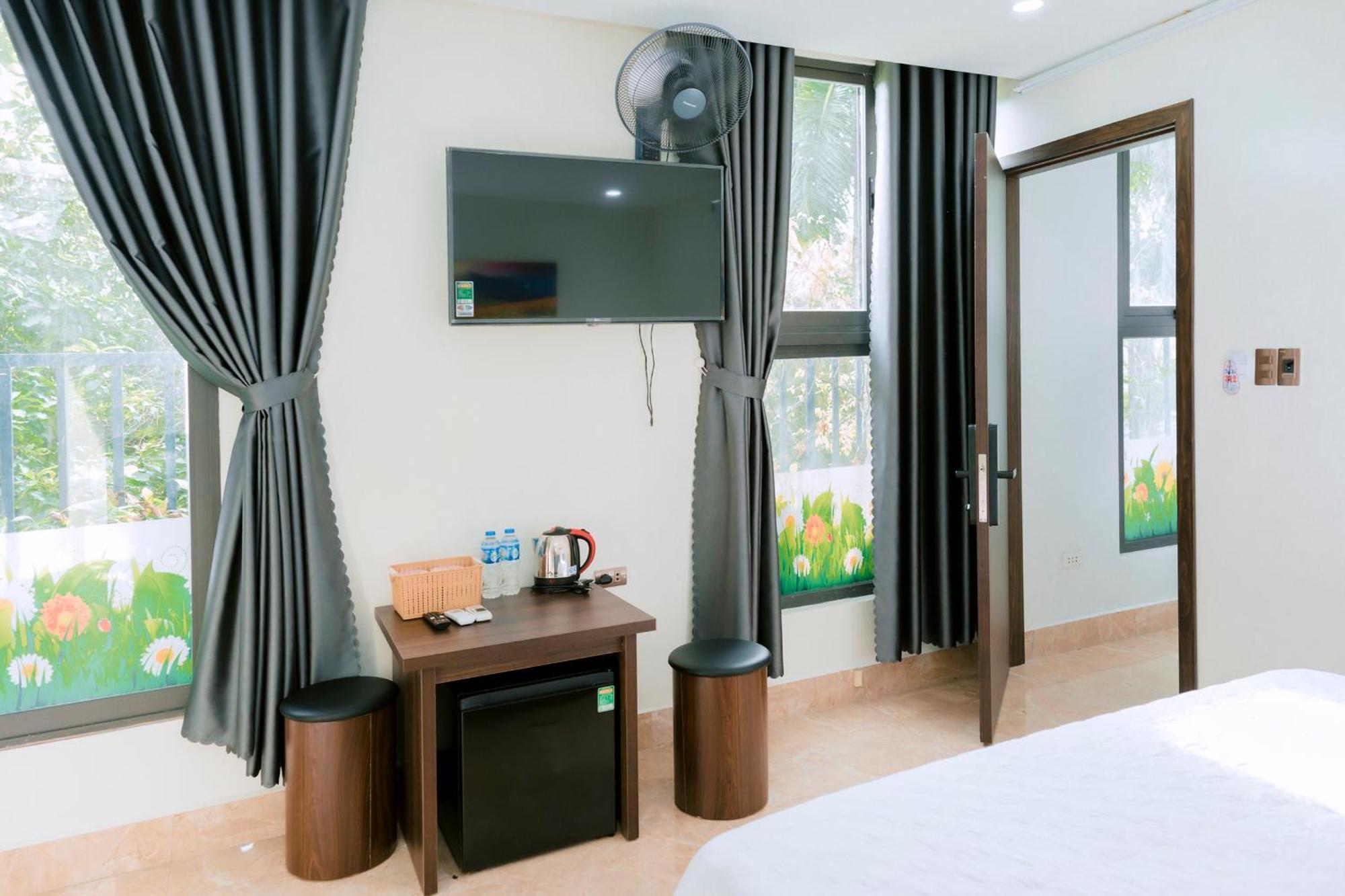 Thu Ha Hotel Uông Bí エクステリア 写真