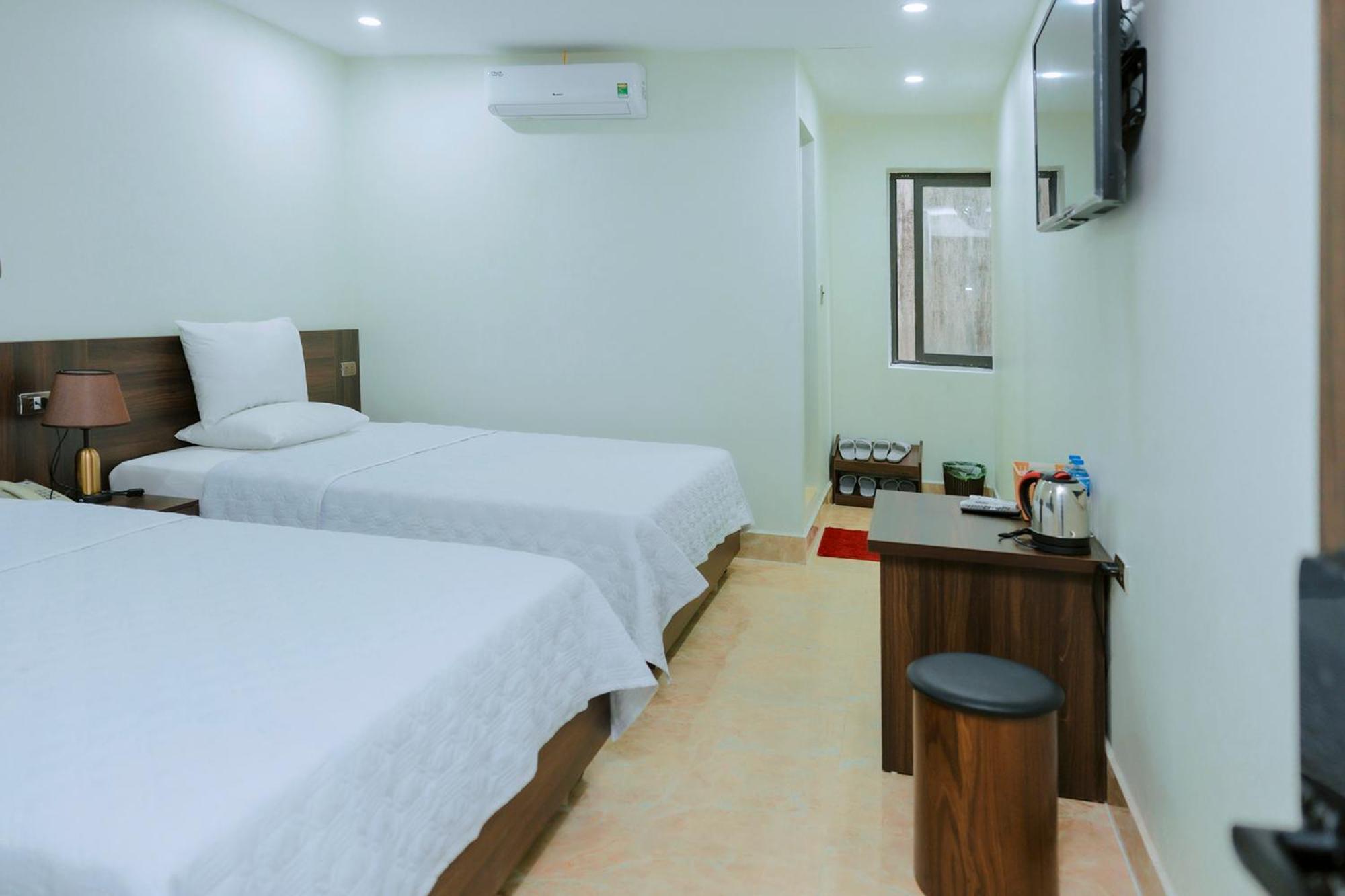 Thu Ha Hotel Uông Bí エクステリア 写真