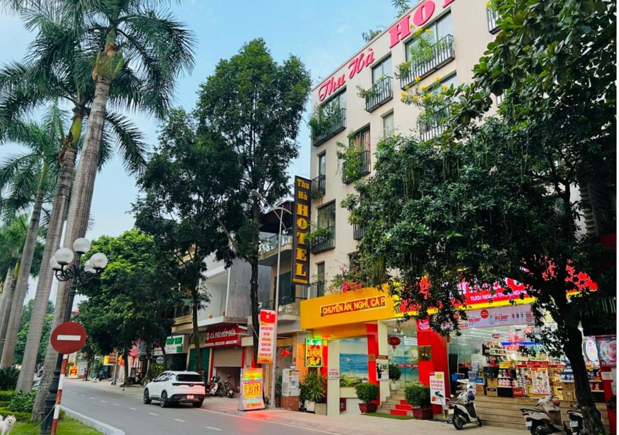 Thu Ha Hotel Uông Bí エクステリア 写真